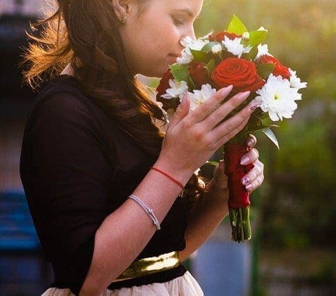 wedding flowers, wedding bouquet, bouquet toss, garter toss